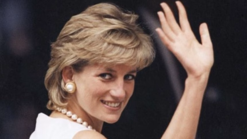 La princesa Diana en un acto benéfico, ejemplificando su cercanía y compromiso social con la comunidad.
