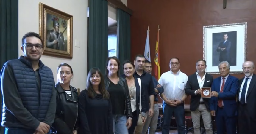 Reunión en Almagro durante la entrega del título de Hijo Adoptivo a Mauricio Fernández Garza.