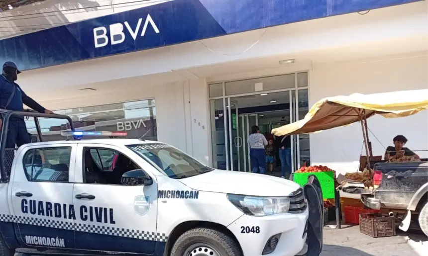 Elementos de la Guardia Civil participan en el operativo "Plan Navidad" para reforzar la seguridad en el estado.