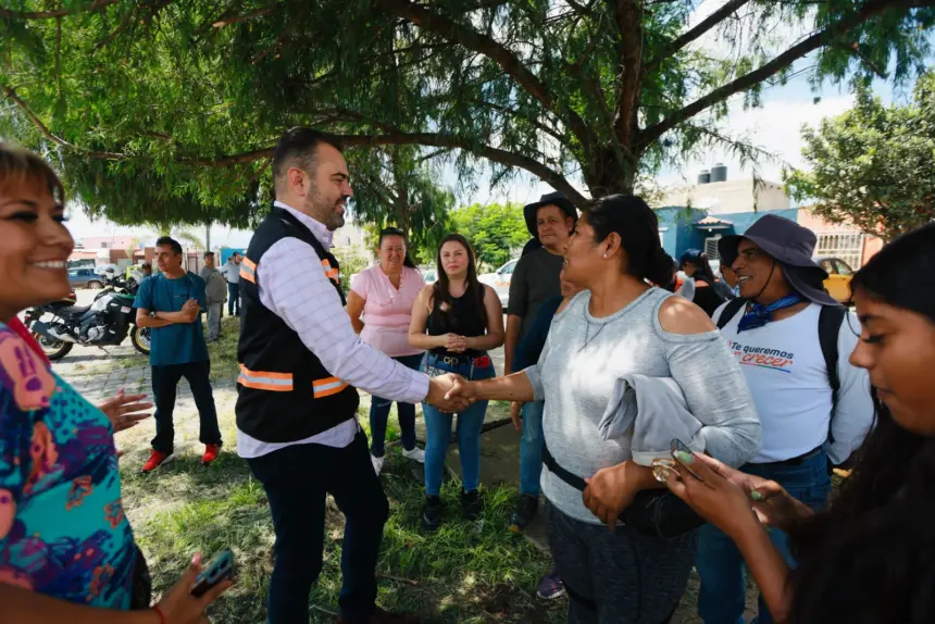 Brigadistas del programa "Siempre Hay Chamba" participan en labores de limpieza y rehabilitación de