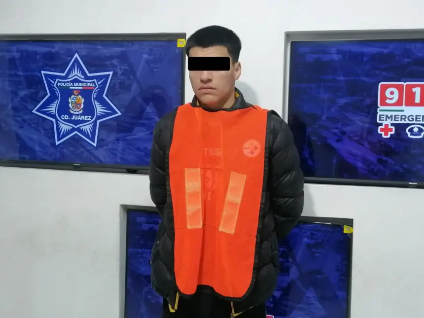 Policías municipales aseguran arma de fuego y detienen a individuo en Chihuahua tras reporte de pers