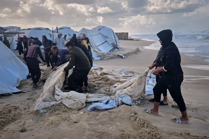 El invierno ha traído consigo fuertes lluvias a la Franja de Gaza, inundando los asentamientos de pe