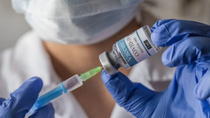 El virus SARS-CoV-2 sigue causando hospitalizaciones y decesos, a pesar de la efectividad de las vac