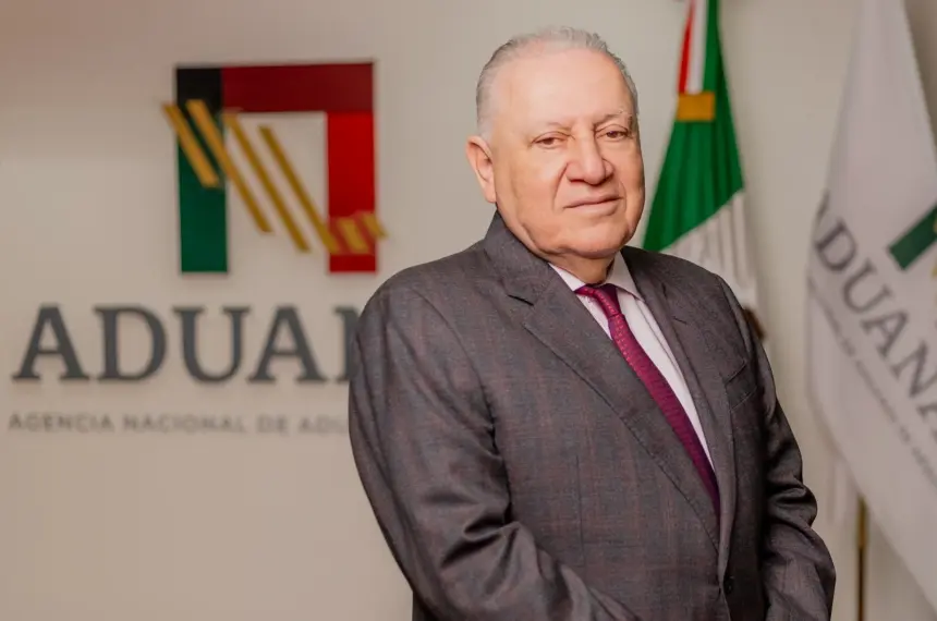 Rafael Marín Mollinedo, titular de la Agencia Nacional de Aduanas de México (ANAM), durante una conf