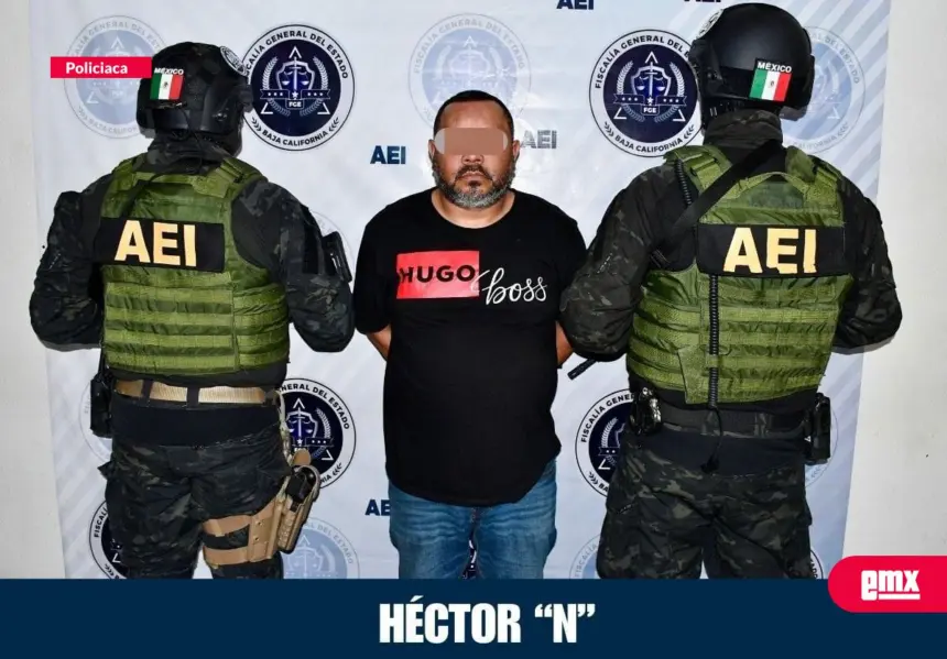 Agentes de la Fiscalía General del Estado durante el operativo de detención en Tijuana.
