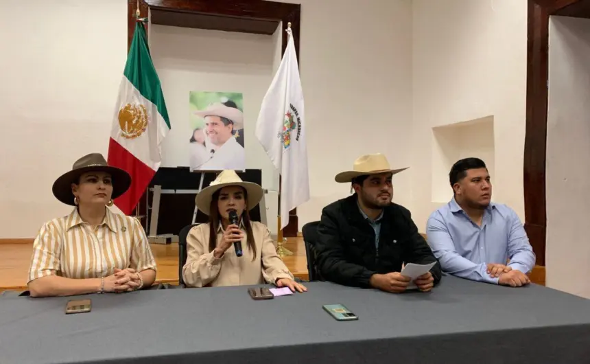 La alcaldesa Grecia Quiroz durante una declaración sobre la investigación del caso en Uruapan.
