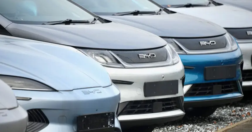 Reunión de autoridades mexicanas en Palacio Nacional sobre política arancelaria automotriz.