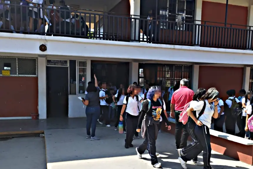 Más de 151,000 estudiantes regresan a clases en BC tras vacaciones