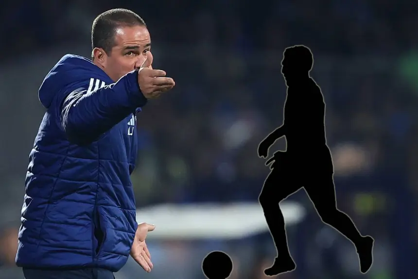 Emiliano Gómez durante un partido con Puebla, destacado en la temporada 2025.