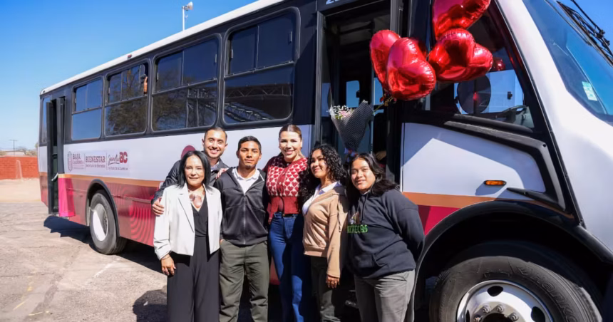 La Gobernadora Marina del Pilar presenta el programa de transporte escolar Comunder.