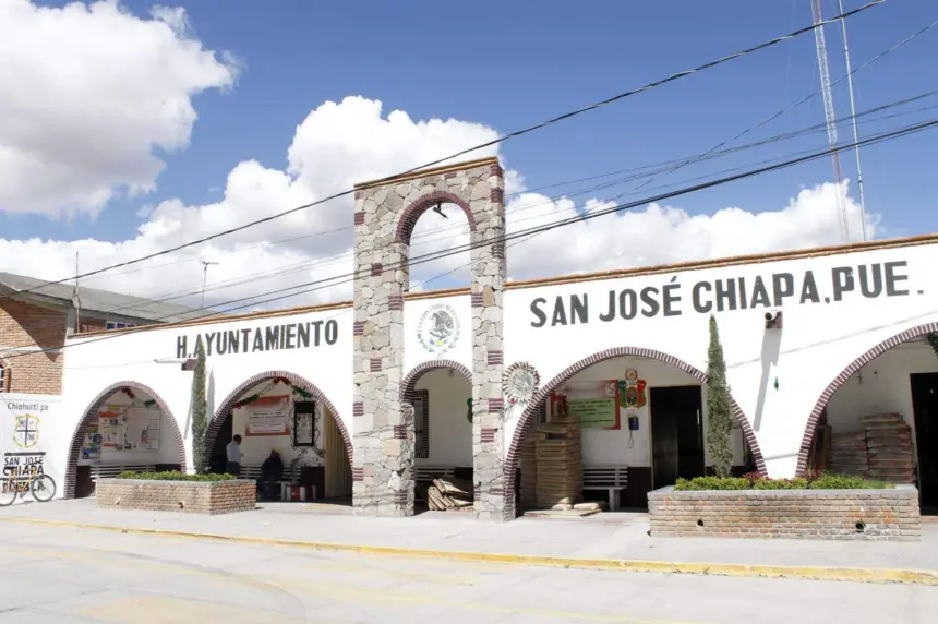 Habitantes de Soltepec se preparan para la asamblea de resistencia contra el proyecto de reciclaje.