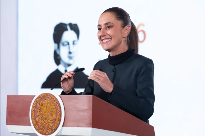 La Presidenta Claudia Sheinbaum durante el anuncio del programa de conservación de carreteras.