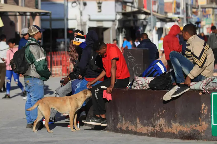 Albergues en Ciudad Juárez sufren por recortes en apoyo a migrantes.