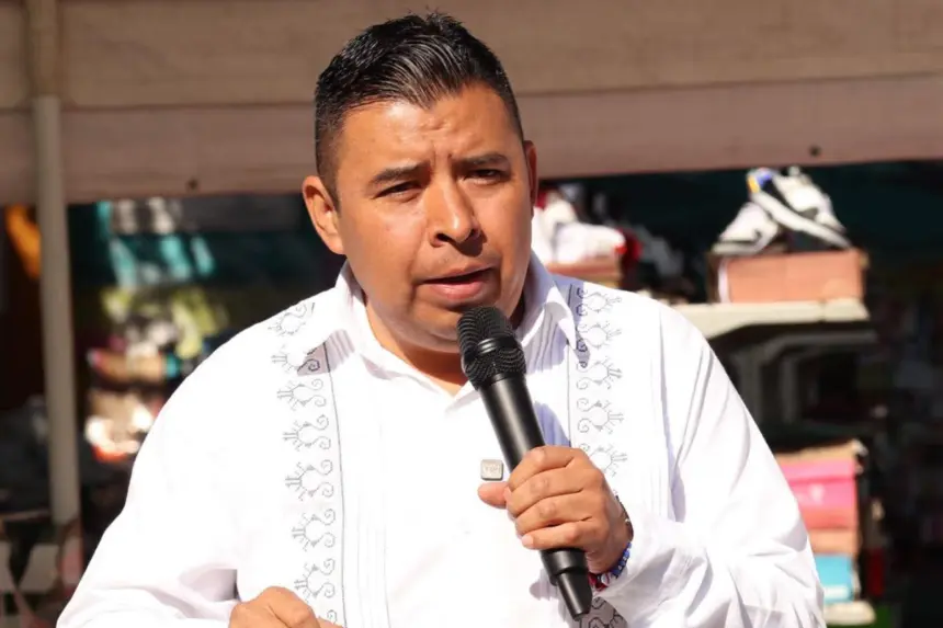 "El alcalde Valentín Lavín Romero tras el ataque en Jantetelco."
