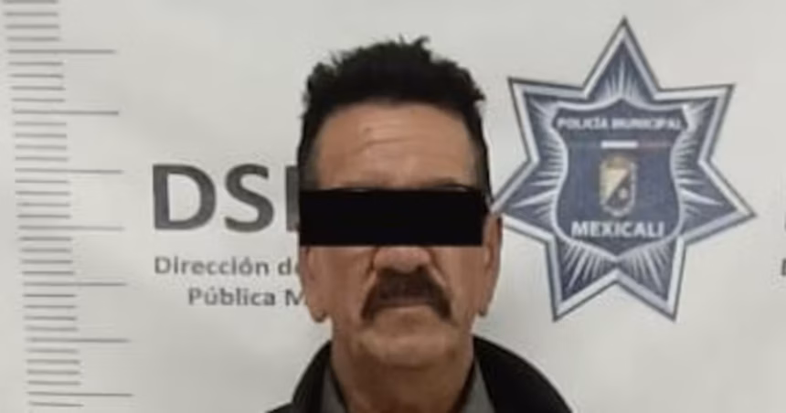 Detención de hombre en el Poder Judicial de Baja California por homicidio.