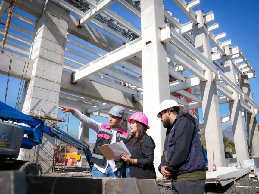La secretaria de Desarrollo Urbano y Movilidad supervisa avances significativos en la obra del teleférico de Morelia.
