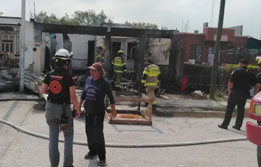 El incendio se controló sin reportes de lesionados ni víctimas en el incidente.