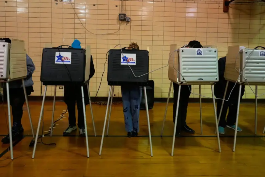 La ley SAVE America Act genera controversia sobre la utilización de licencias de conducir en el registro electoral.