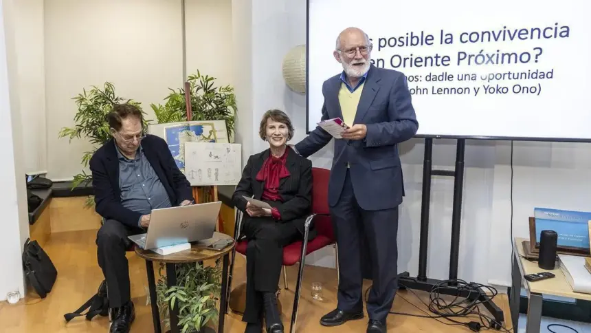 Ron Gidrón plantea la importancia del diálogo ante el conflicto en Oriente Medio.