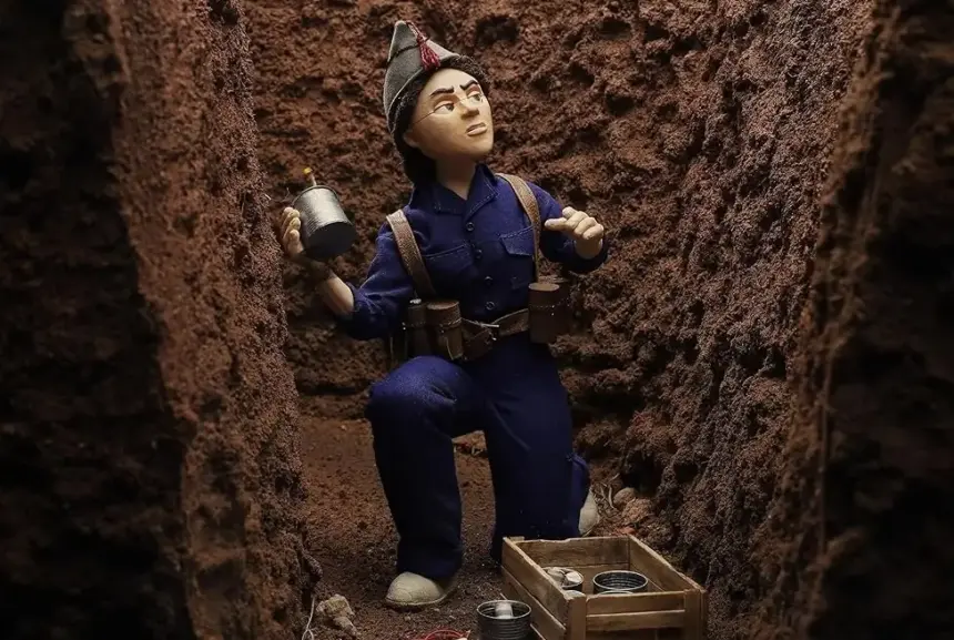 La muestra incluye obras premiadas y aborda temas de derechos humanos y memoria histórica.