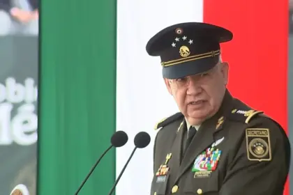 El general Ricardo Trevilla destaca la soberanía mexicana y su historia en un evento conmemorativo.
