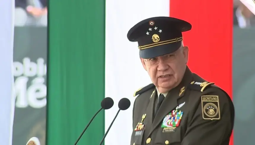 El general Ricardo Trevilla destaca la soberanía mexicana y su historia en un evento conmemorativo.