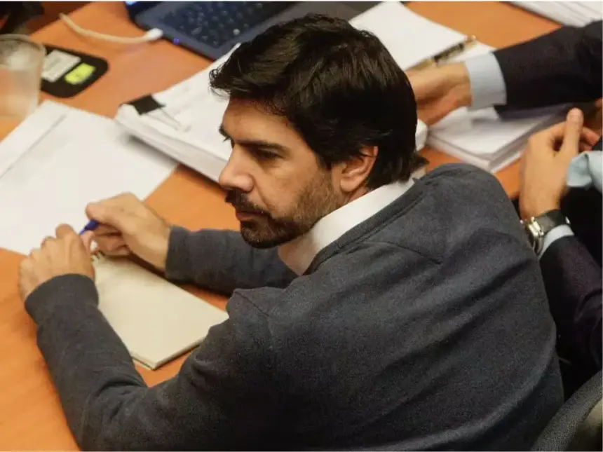El exdiputado enfrenta acusaciones de emitir boletas ideológicamente falsas y fraude fiscal.