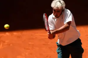 Tres tenistas españoles se suman al cuadro final del Roma Open, destacando el avance de Dani Mérida y Pablo Llamas.
