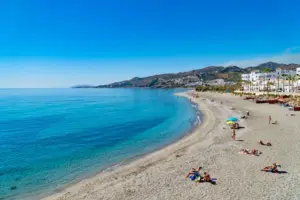 La certificación resalta el compromiso de Nerja por la sostenibilidad y el turismo de calidad en la Costa del Sol.