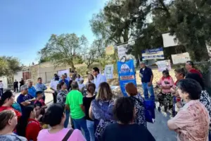 La reunión buscó soluciones inmediatas para el desabasto en la zona afectada.