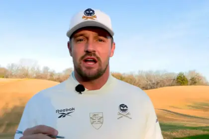 El golfista considera expandir su canal en lugar de regresar al PGA Tour.