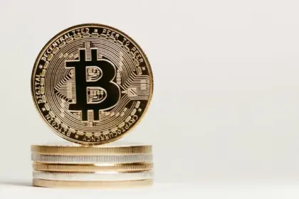 La adopción de criptomonedas crece en Latinoamérica, destacando Argentina y su uso de stablecoins.