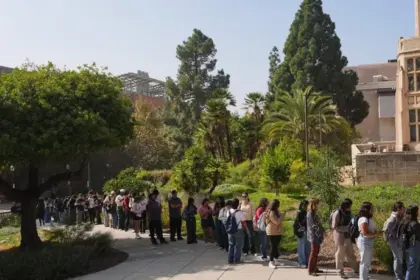 La Universidad de California, Los Ángeles, enfrenta acusaciones por prácticas discriminatorias en sus procesos de admisión.