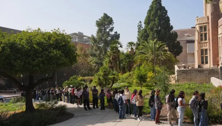 La Universidad de California, Los Ángeles, enfrenta acusaciones por prácticas discriminatorias en sus procesos de admisión.