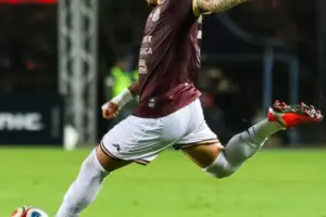 El encuentro clave podría definir el futuro de ambos equipos en el torneo.