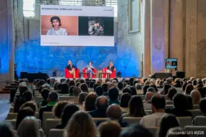 La inteligencia artificial redefine el panorama informativo y plantea desafíos para los medios.