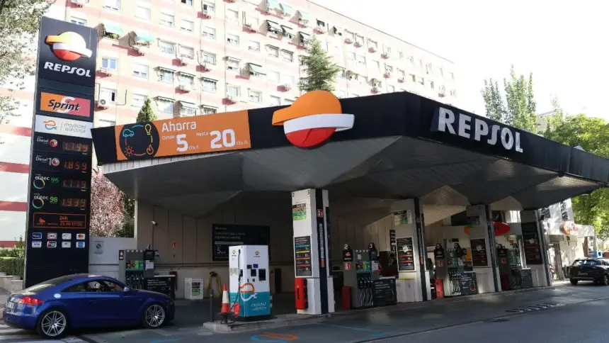 La variabilidad de precios de los combustibles afecta a los conductores en diversas provincias del país.