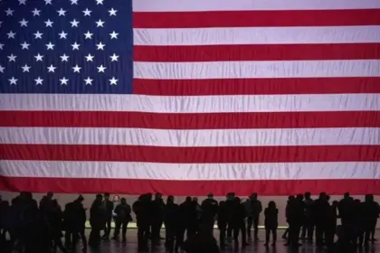 La administración federal examina el estatus legal de millones de inmigrantes indocumentados.